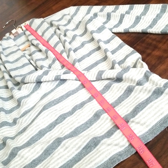 LOFT Outlets Petite Sweater - Size MP - Picture 5 of 11